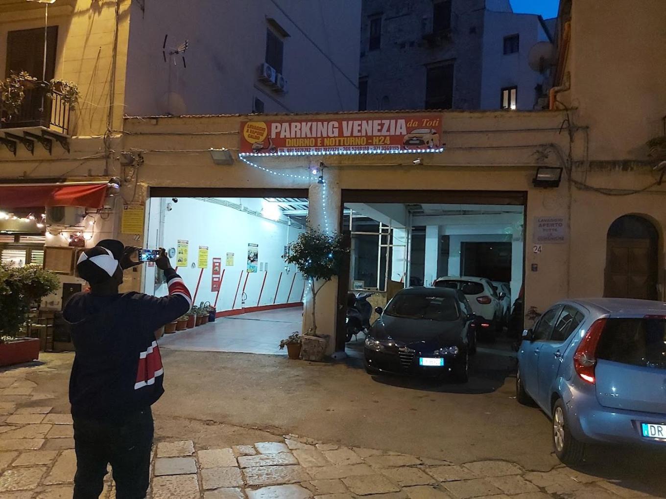 Bb 22 Palace Palermo Bagian luar foto