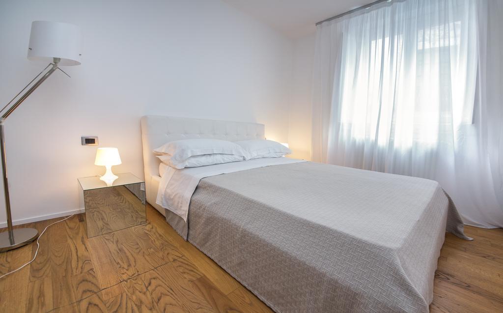 Bb 22 Palace Palermo Bagian luar foto