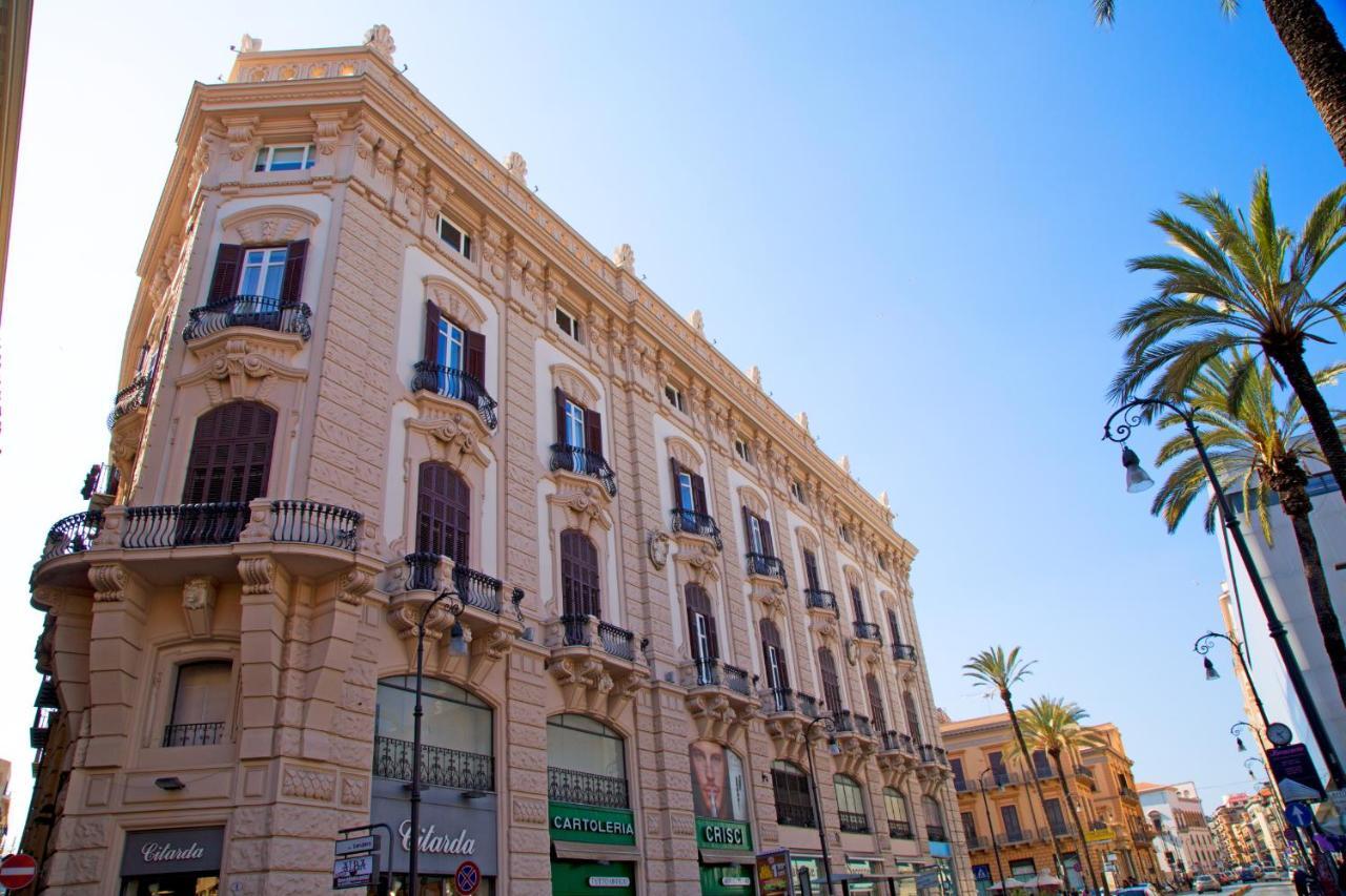 Bb 22 Palace Palermo Bagian luar foto